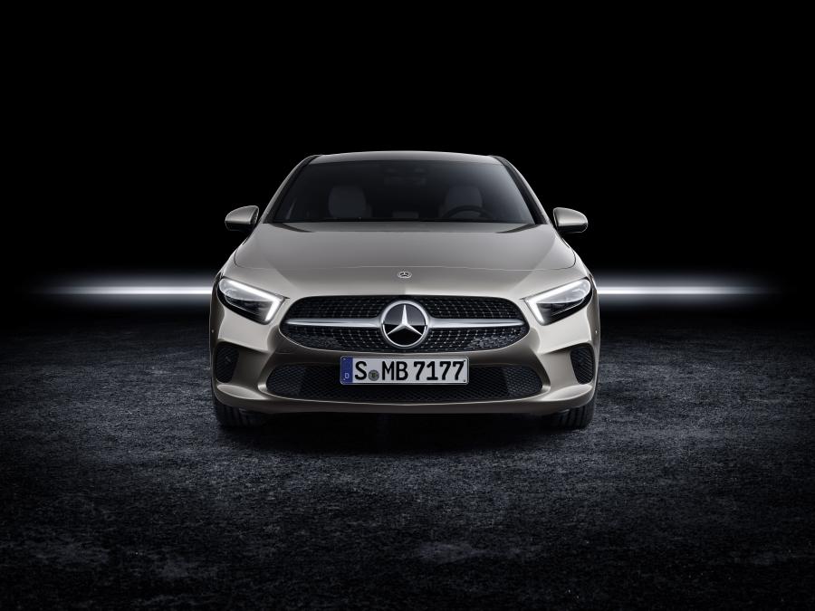  Mercedes-Benz A-Class Sedan (V177) 2018 года  (WW) (фото 2 из 19)